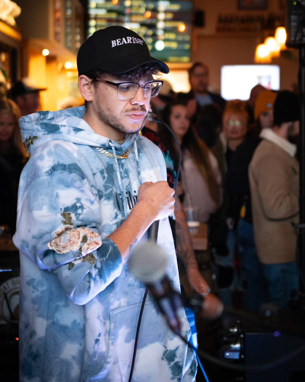 Estuardo performing at Guilded Goat 2